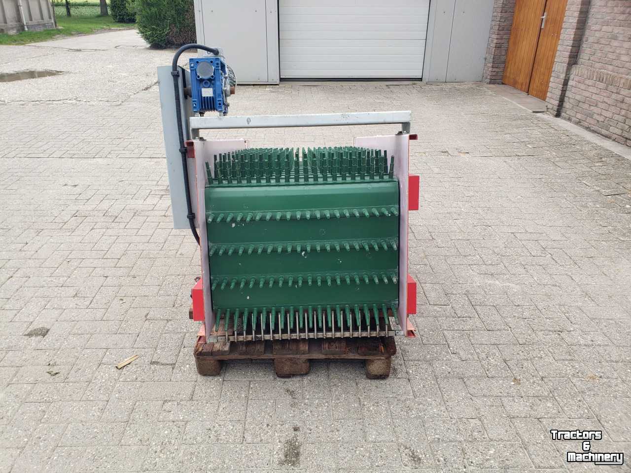 Conveyor  Transportband met vingermeenemers