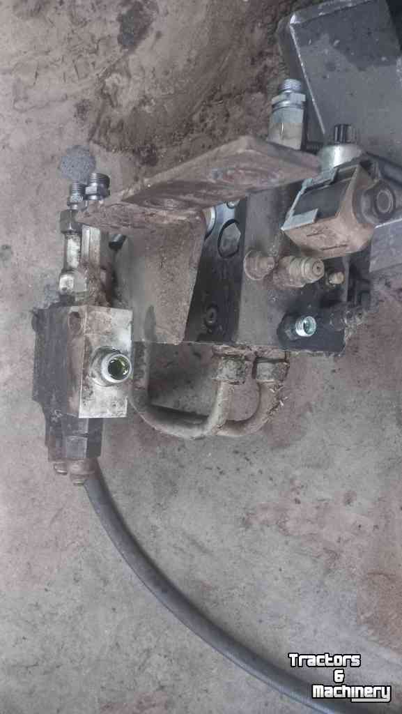 GPS steering systems and attachments Claas Claas S3 RTK