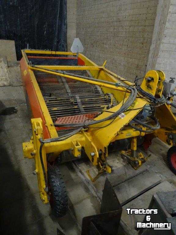 Onion harvester Samon Uienrooi Combinatie Onion Harvester