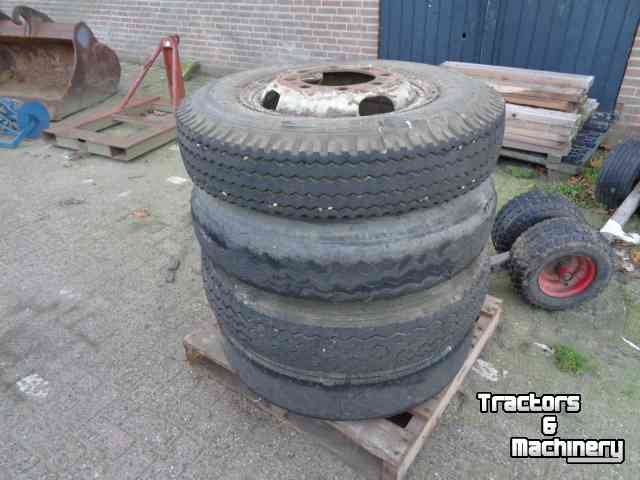 Wheels, Tyres, Rims & Dual spacers  8,25-20 met 8 gaats velgen