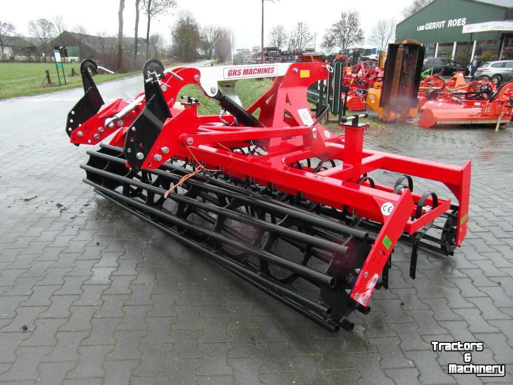 Cultivator GRS Vento 3001 grondverkuimelaar zaaibed voorbereider cultivator