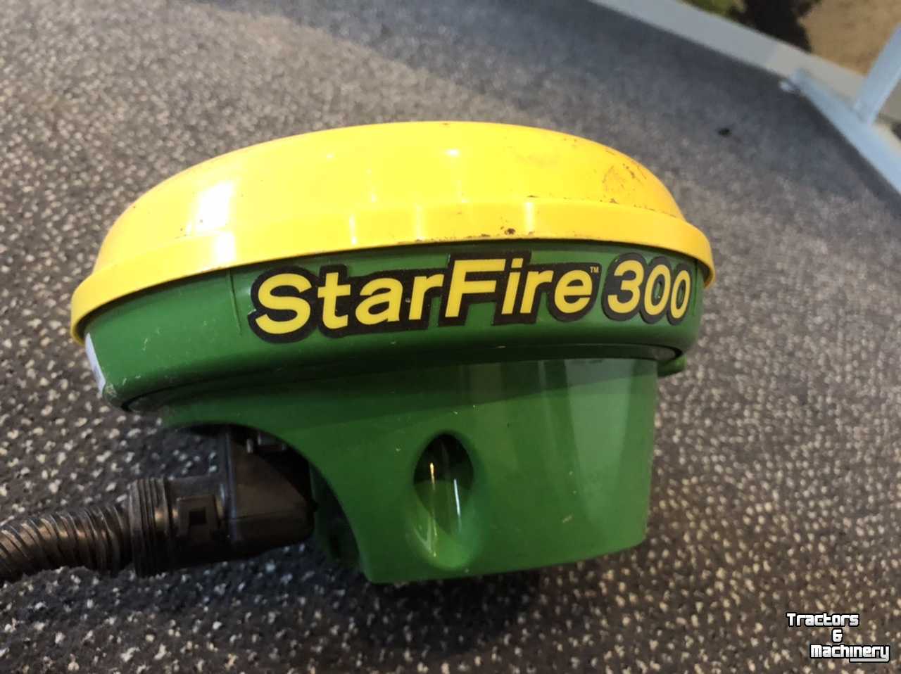 GPS steering systems and attachments John Deere Starfire