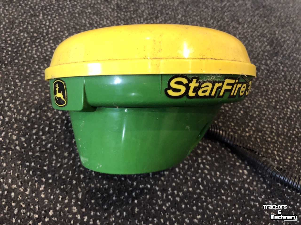 GPS steering systems and attachments John Deere Starfire