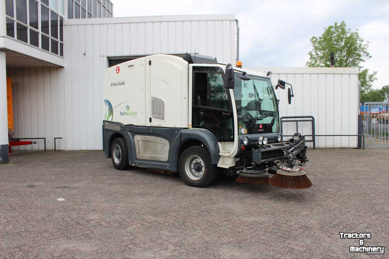 Sweeper  Comac HP 6000 veegwagen