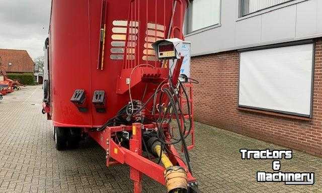 Vertical feed mixer BVL V-Mix 24 LS-2S Voermengwagen Feed Mixer