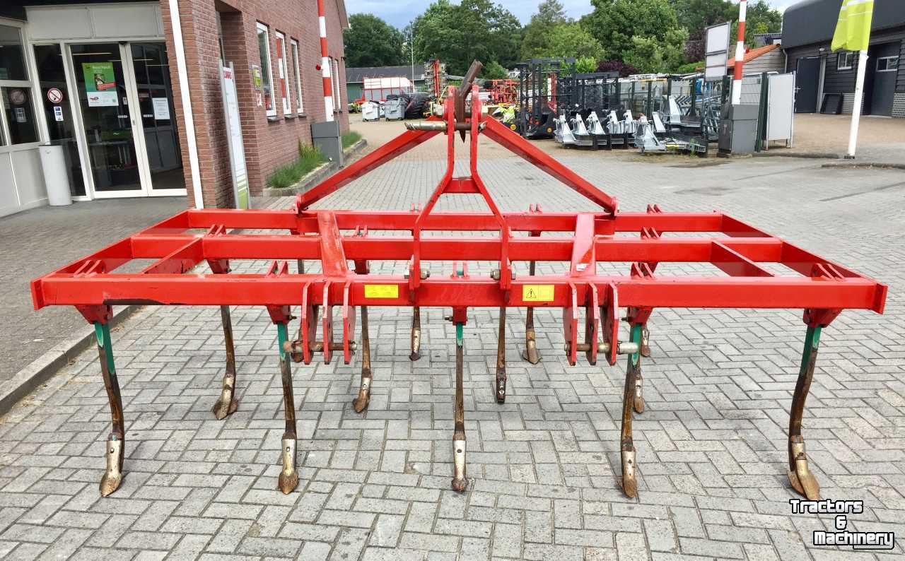 Cultivator Kverneland vaste tand cultivator met 3 rijen CLH