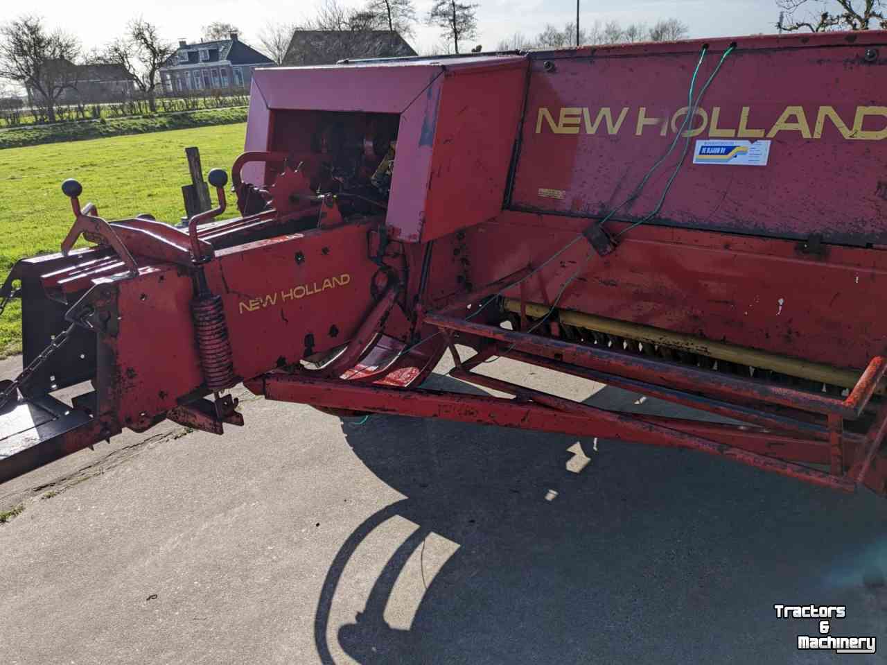 Balers New Holland 276 pers