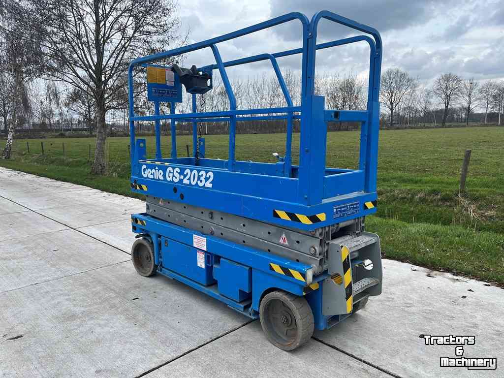 Articulated platforms Genie GS2032