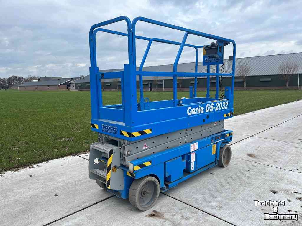 Articulated platforms Genie GS2032