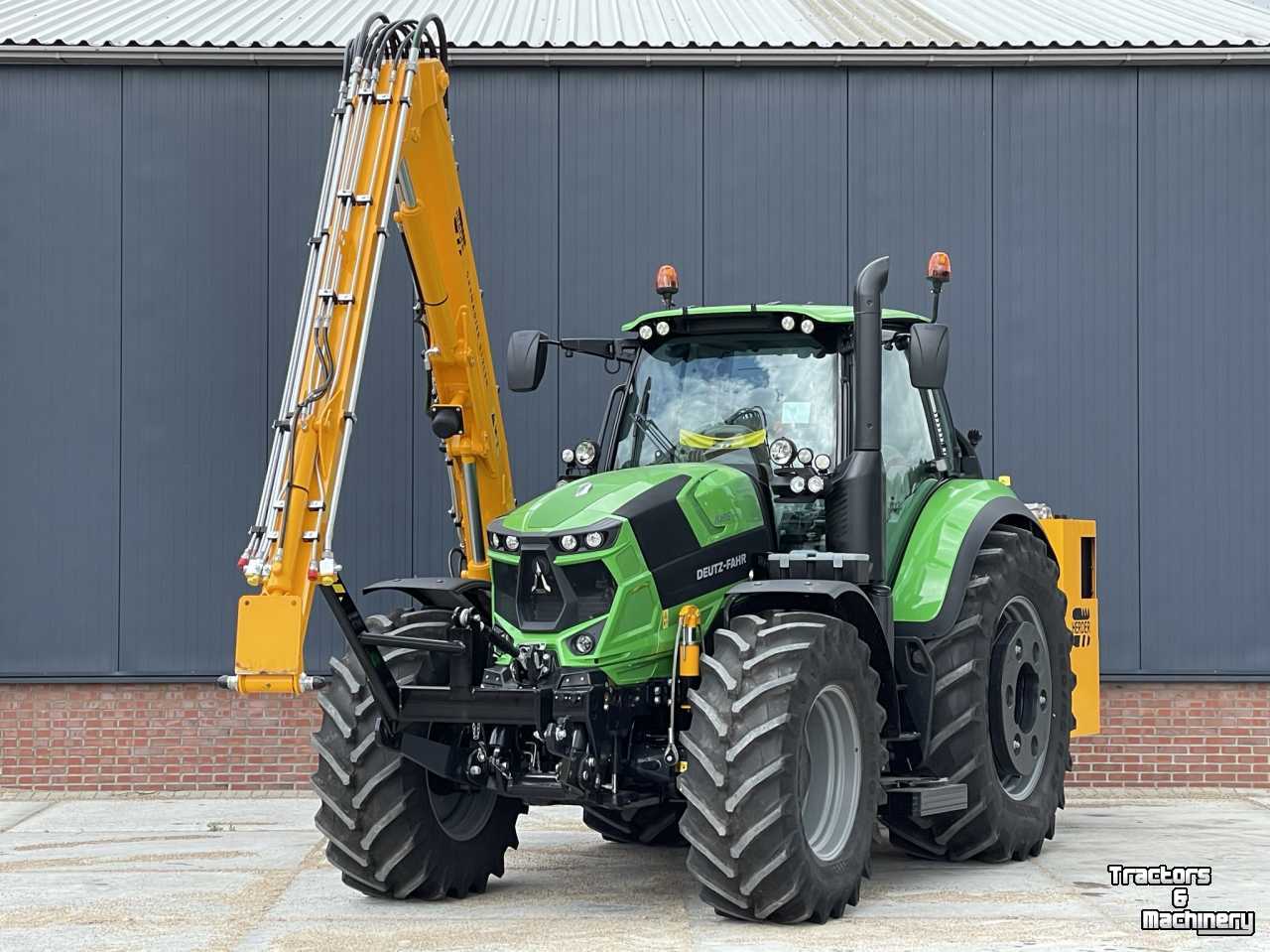 Tractors Deutz-Fahr Agrotron 6185 TTV met Herder Grenadier MBK512 LSH