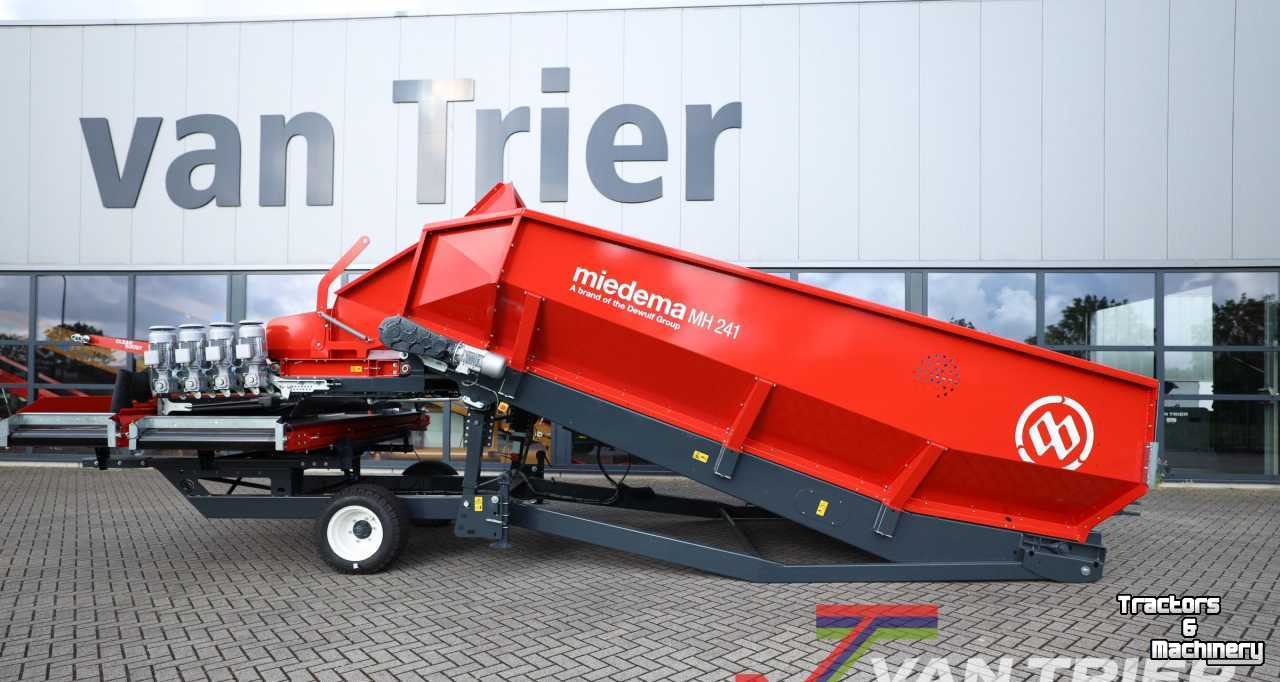 Receiving hopper Miedema MH241 Stortbak met Presentatieband en Cleanboost