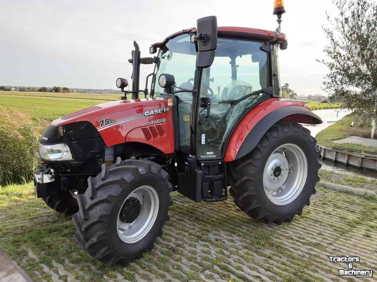 Tractors Case-IH Farmall Kompakt Vestrum Maxxum