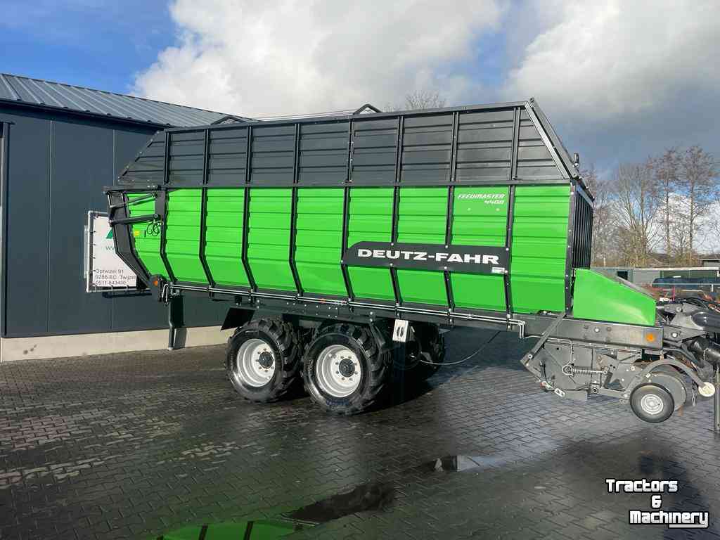 Self-loading wagon Deutz-Fahr Feedmaster 4400 opraapwagen (stalvoeren)