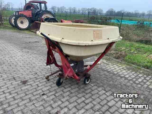 Fertilizer spreader Vicon pendelstrooier