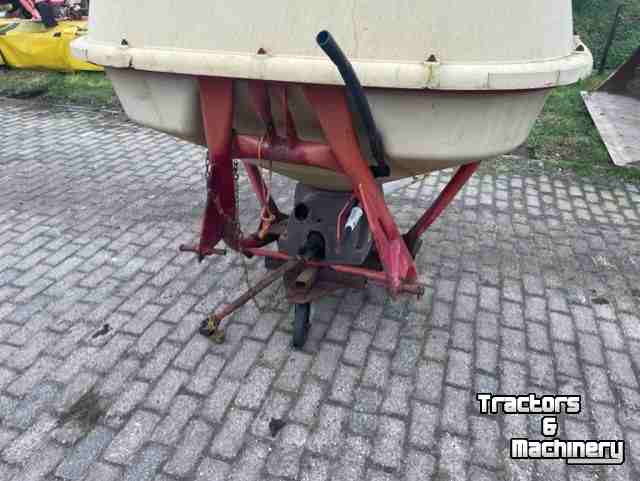 Fertilizer spreader Vicon pendelstrooier