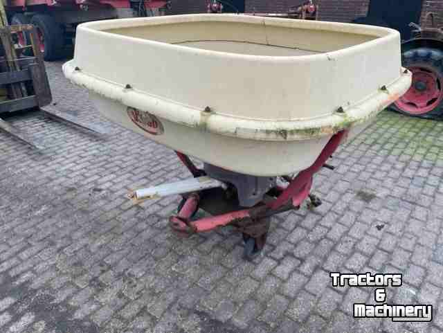 Fertilizer spreader Vicon pendelstrooier