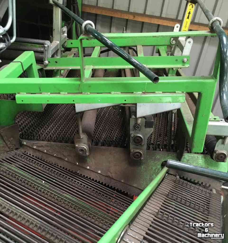 Potato harvester AVR Spirit 6200 Aardappelrooier