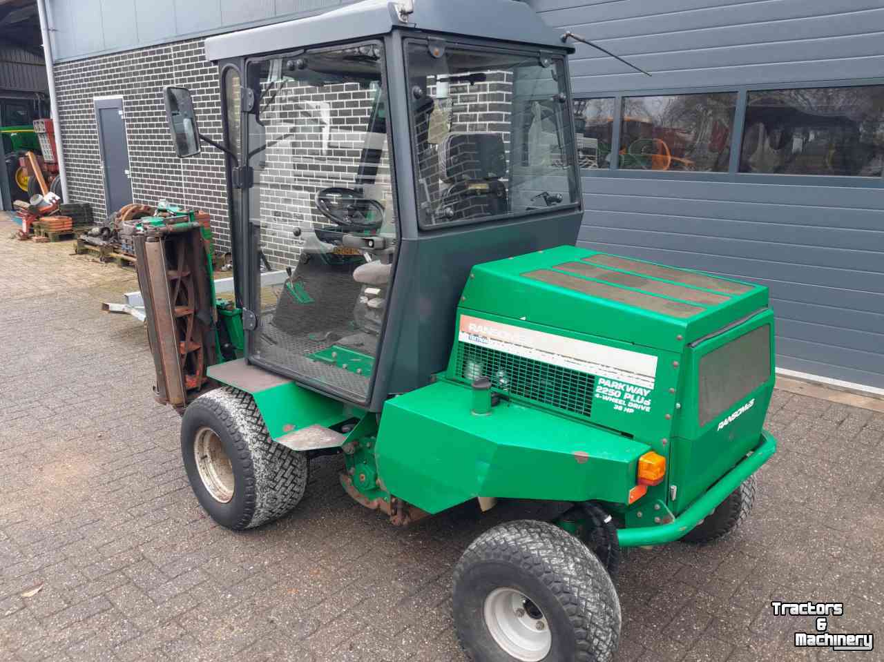 Mower self-propelled Ransomes parkway 2250 plus 4wd  gazonmaaier