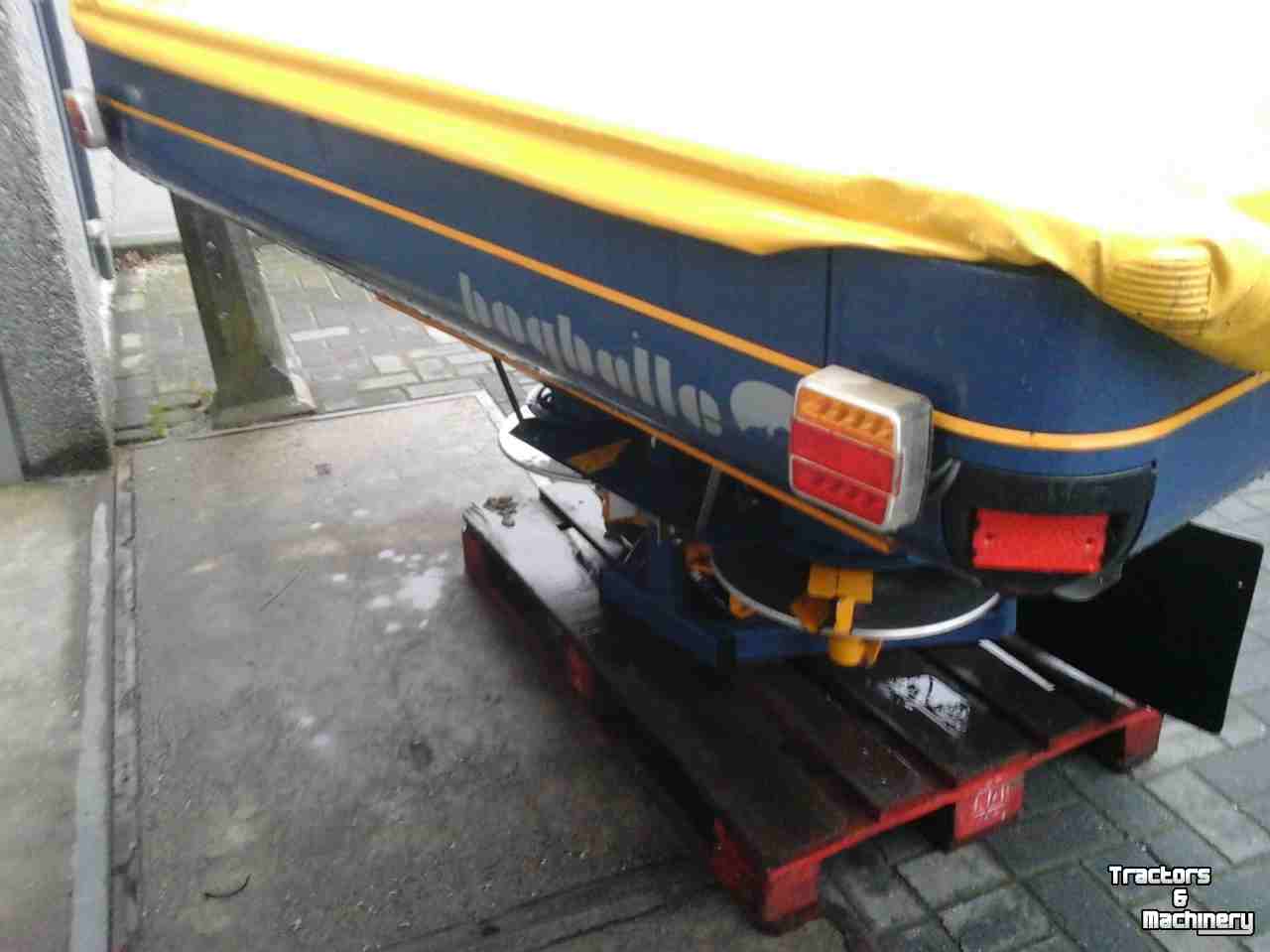 Fertilizer spreader Bogballe 2 schijfs  L1A