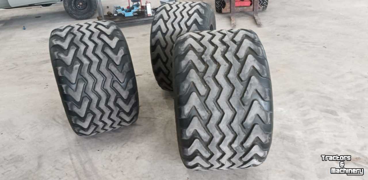 Wheels, Tyres, Rims & Dual spacers Vredestein 710/40r22.5