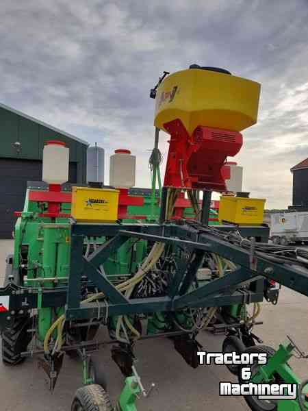 Potato planter AVR AVR Multivator + Hassia SL4RG pootcombi