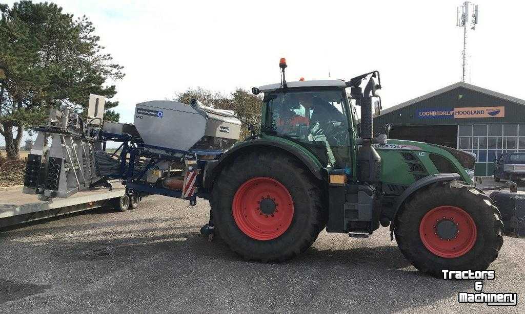 Fertilizer spreader Kramer SWINCOSEM Pneumatische weegstrooier