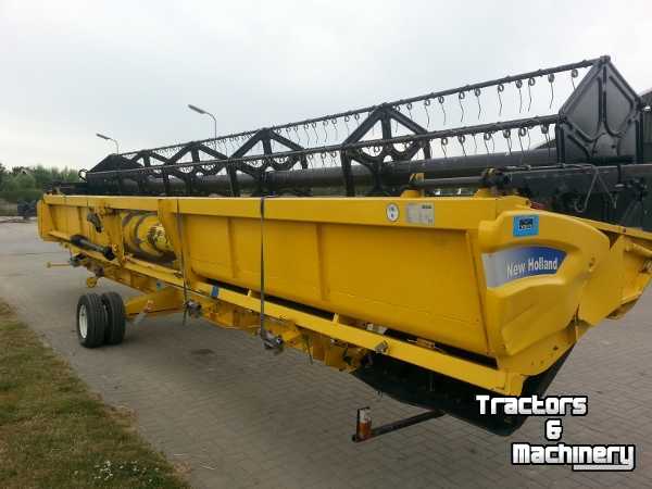 Combinehead & Pick-Up New Holland 30X 9 mtr maaibord met kar