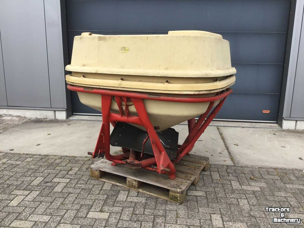 Fertilizer spreader Vicon Pendelstrooiers