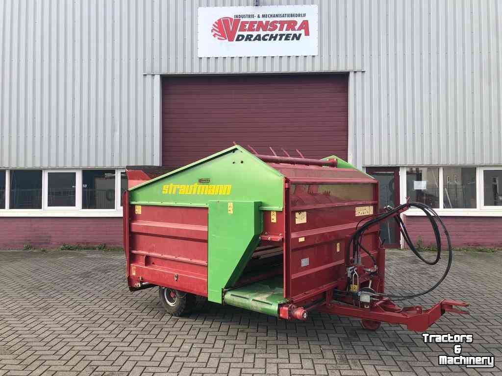 Silage-block distribution wagon Strautmann BVW blokkenwagen