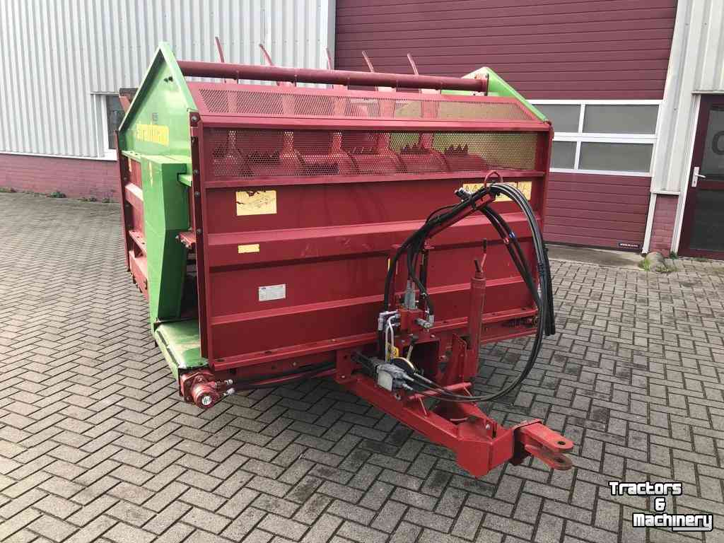 Silage-block distribution wagon Strautmann BVW blokkenwagen