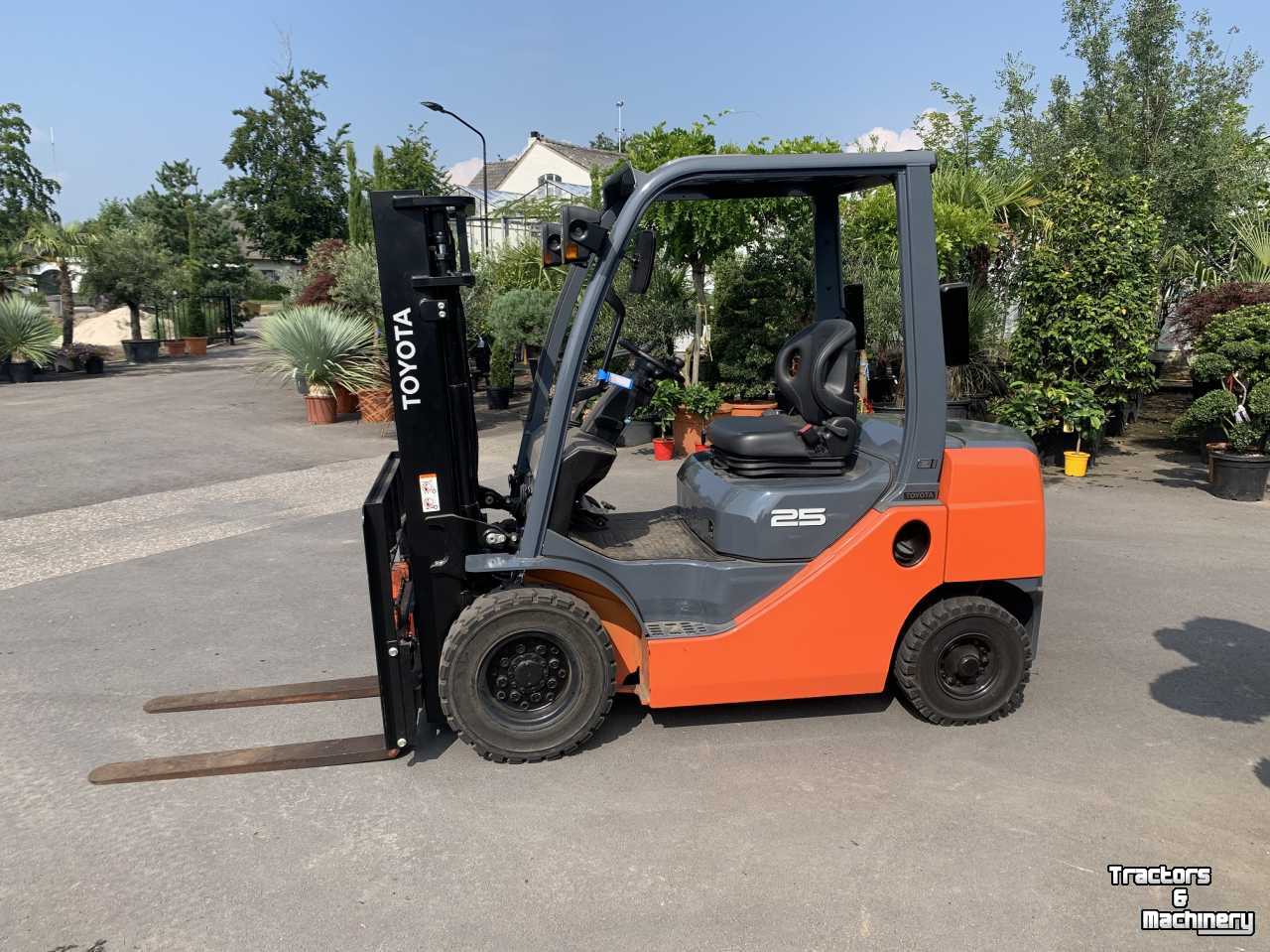 Forklift Toyota 8FDL25-02