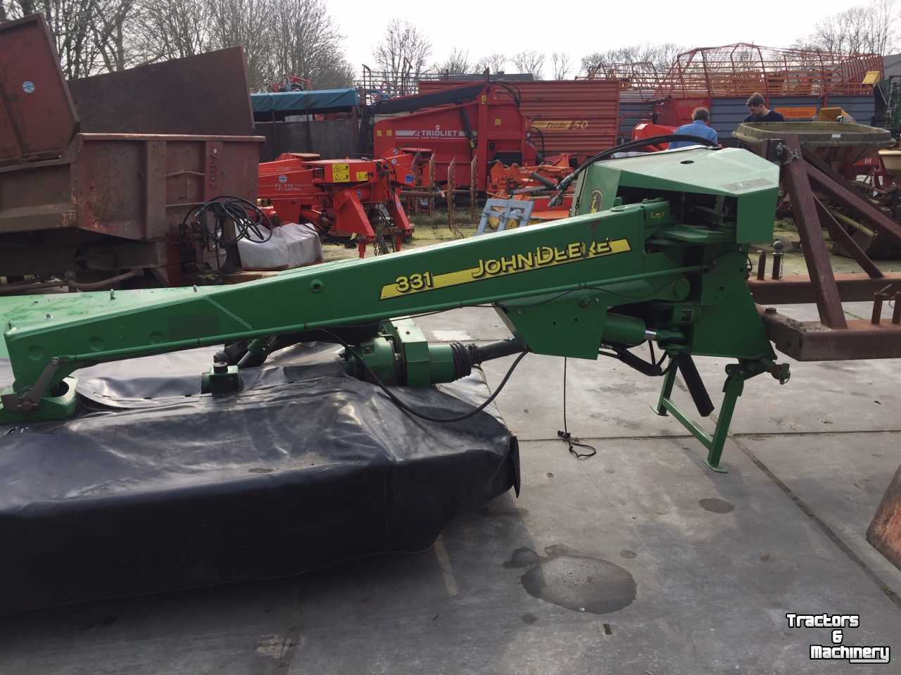 Mower John Deere 331