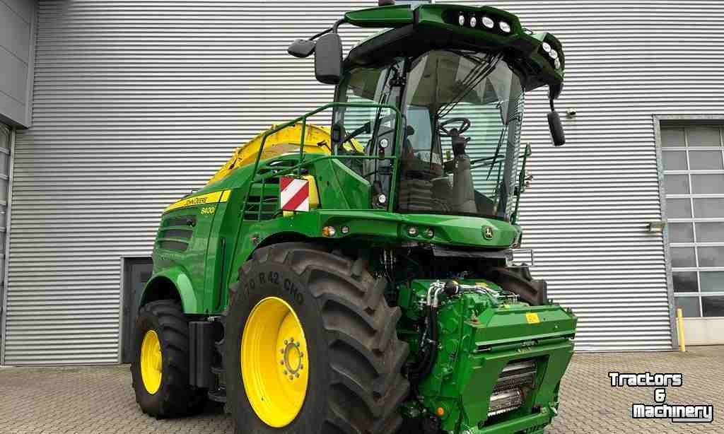 Forage-harvester John Deere 8400i Prodrive 40 km Zelfrijdende Veldhakselaar