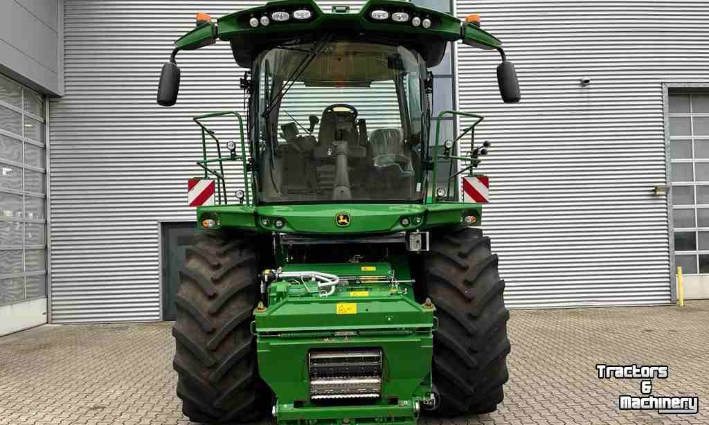 Forage-harvester John Deere 8400i Prodrive 40 km Zelfrijdende Veldhakselaar