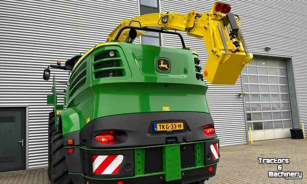 Forage-harvester John Deere 8400i Prodrive 40 km Zelfrijdende Veldhakselaar