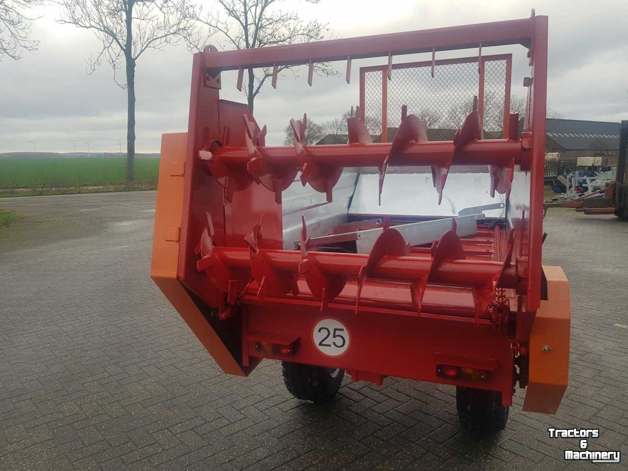 Manure spreader Agromet N251/1 stalmestverspreider meststrooier  - compoststrooier