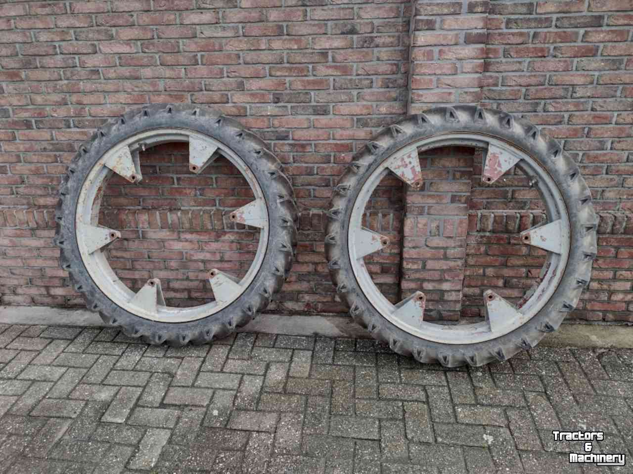 Wheels, Tyres, Rims & Dual spacers  Wielen