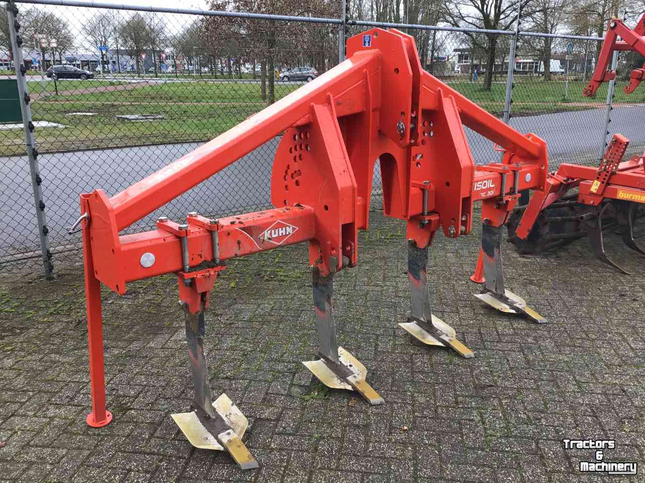 Deep subsoiler Kuhn Cultisoil DC 301