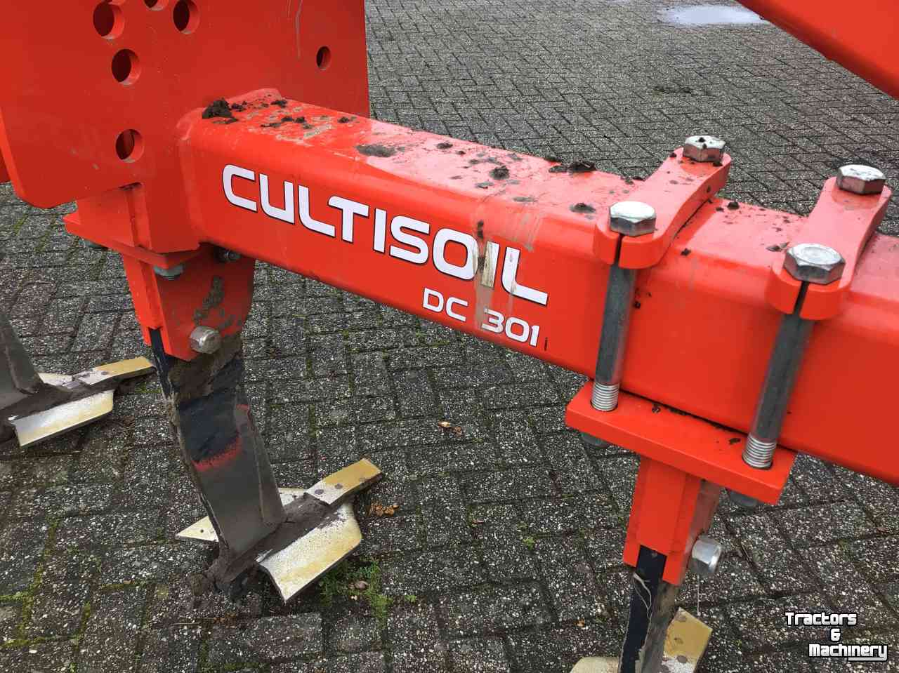 Deep subsoiler Kuhn Cultisoil DC 301