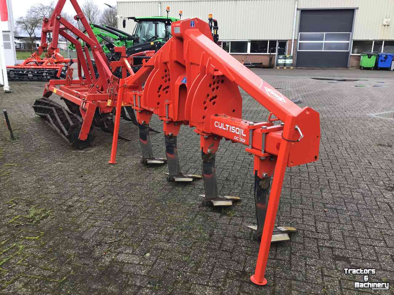 Deep subsoiler Kuhn Cultisoil DC 301