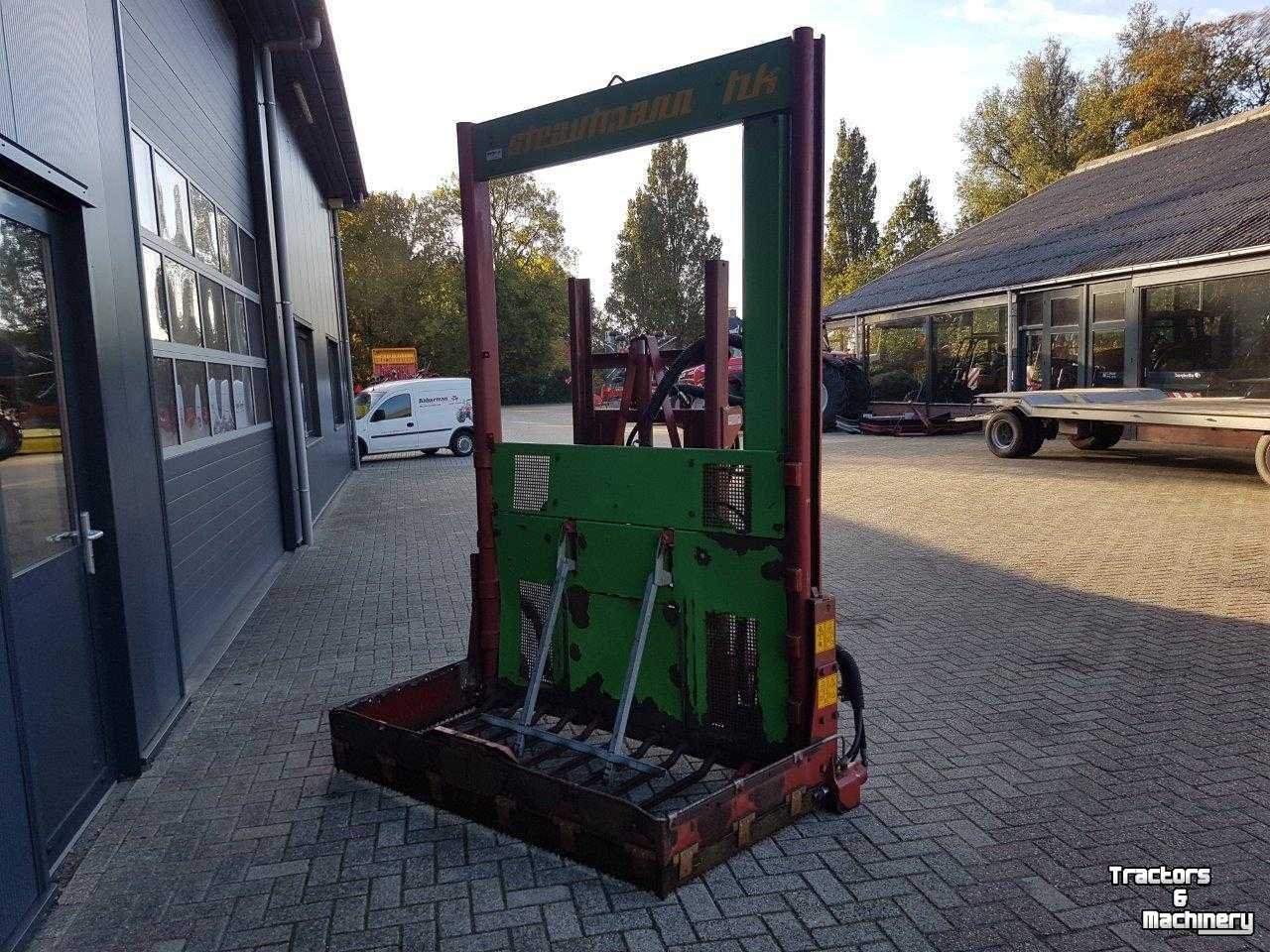 Silage block-cutter Strautmann HK4 met lift