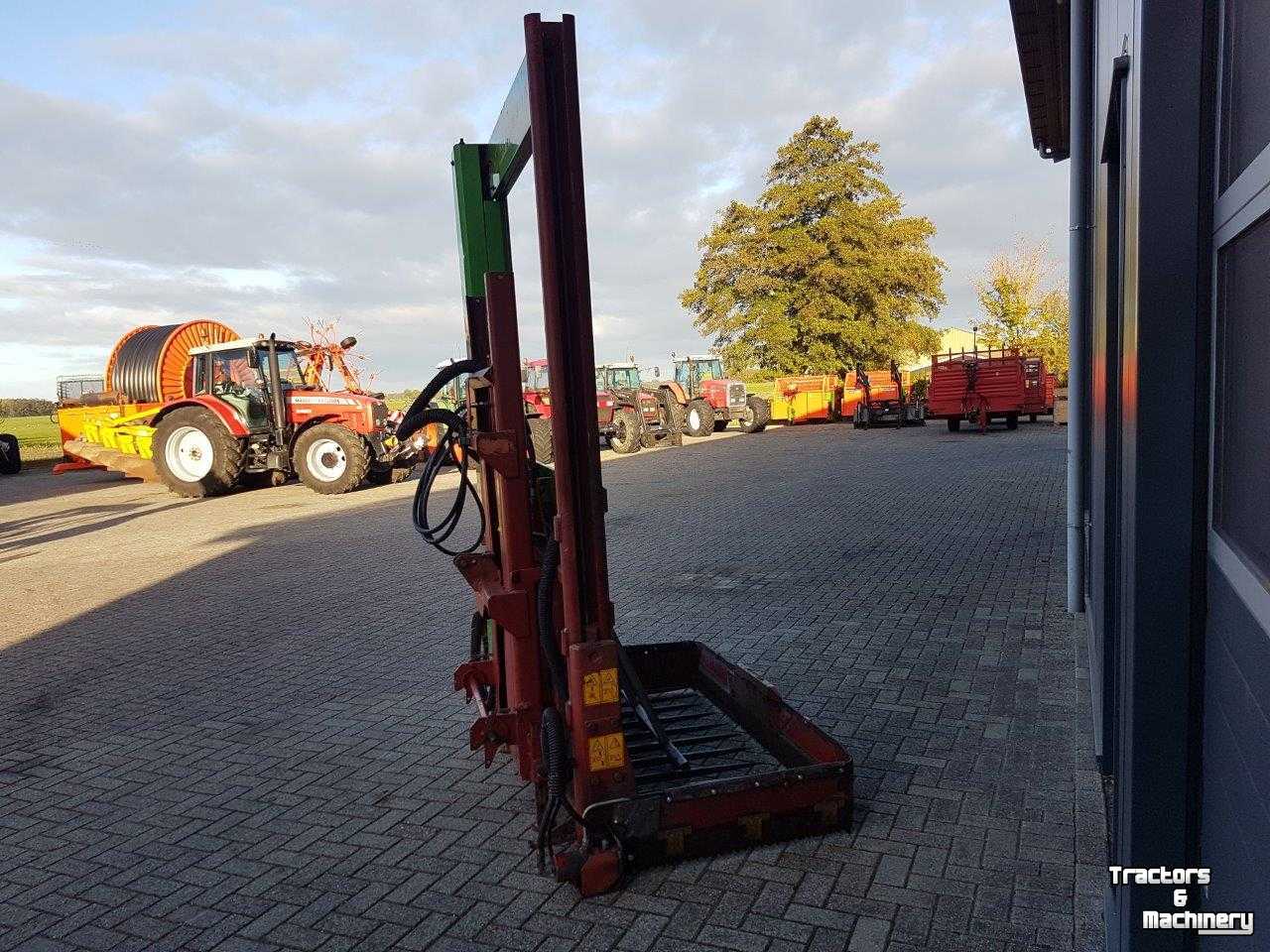 Silage block-cutter Strautmann HK4 met lift