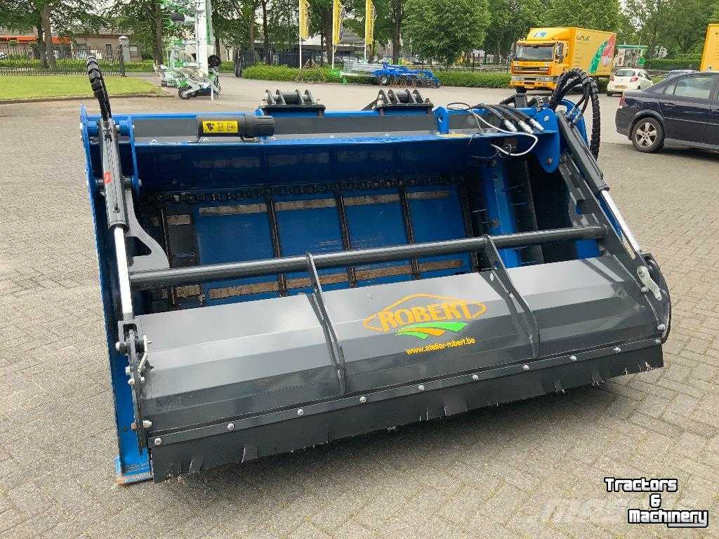 Silage grab-cutter Robert BTL2400 uitkuilbak