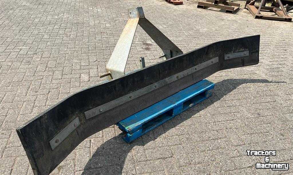 Rubber yard scraper  Rubberen Schuif