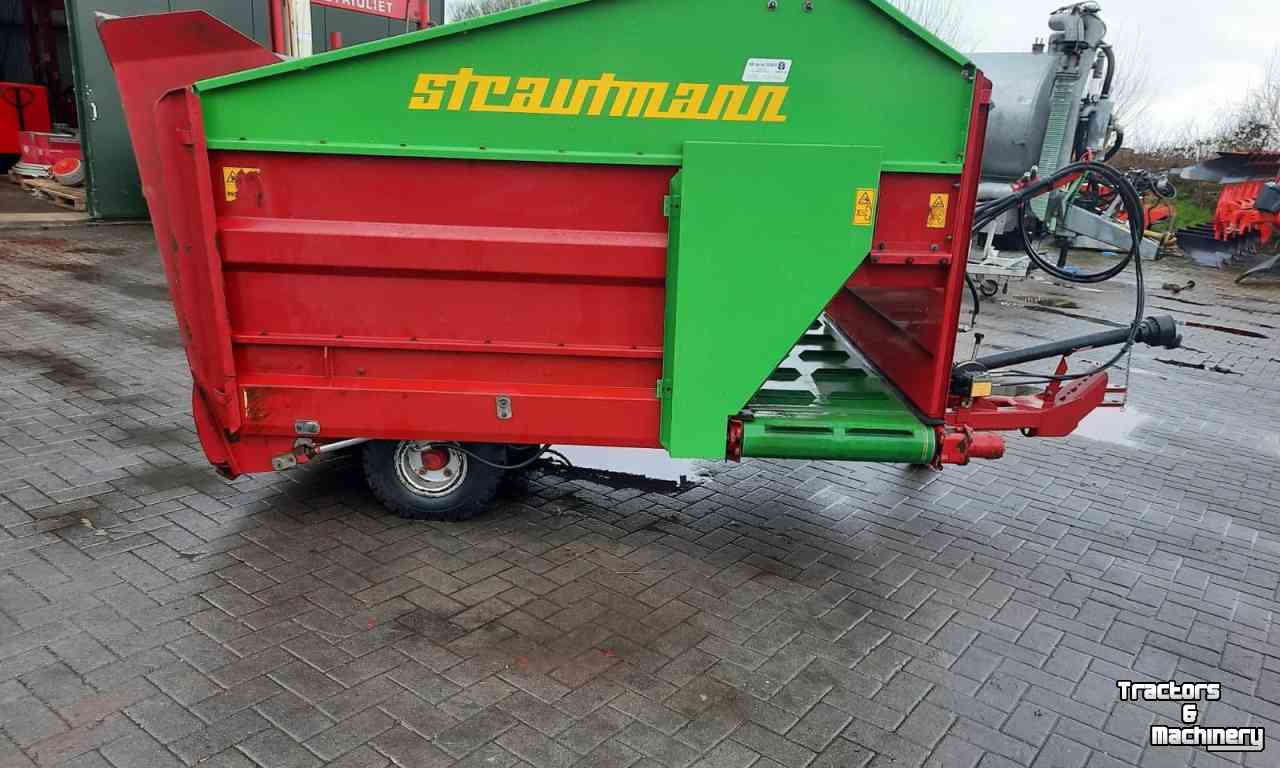 Silage-block distribution wagon Strautmann BVW