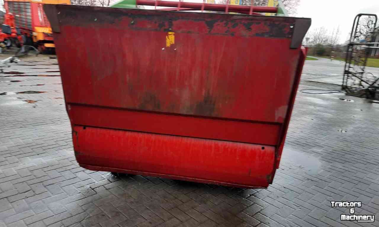 Silage-block distribution wagon Strautmann BVW