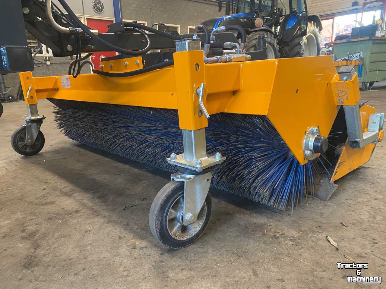 Sweeper Giant Giant Eco Pro veegmachine rolbezem met opvangbak