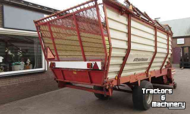 Self-loading wagon Strautmann LBF 261 Opraapwagen