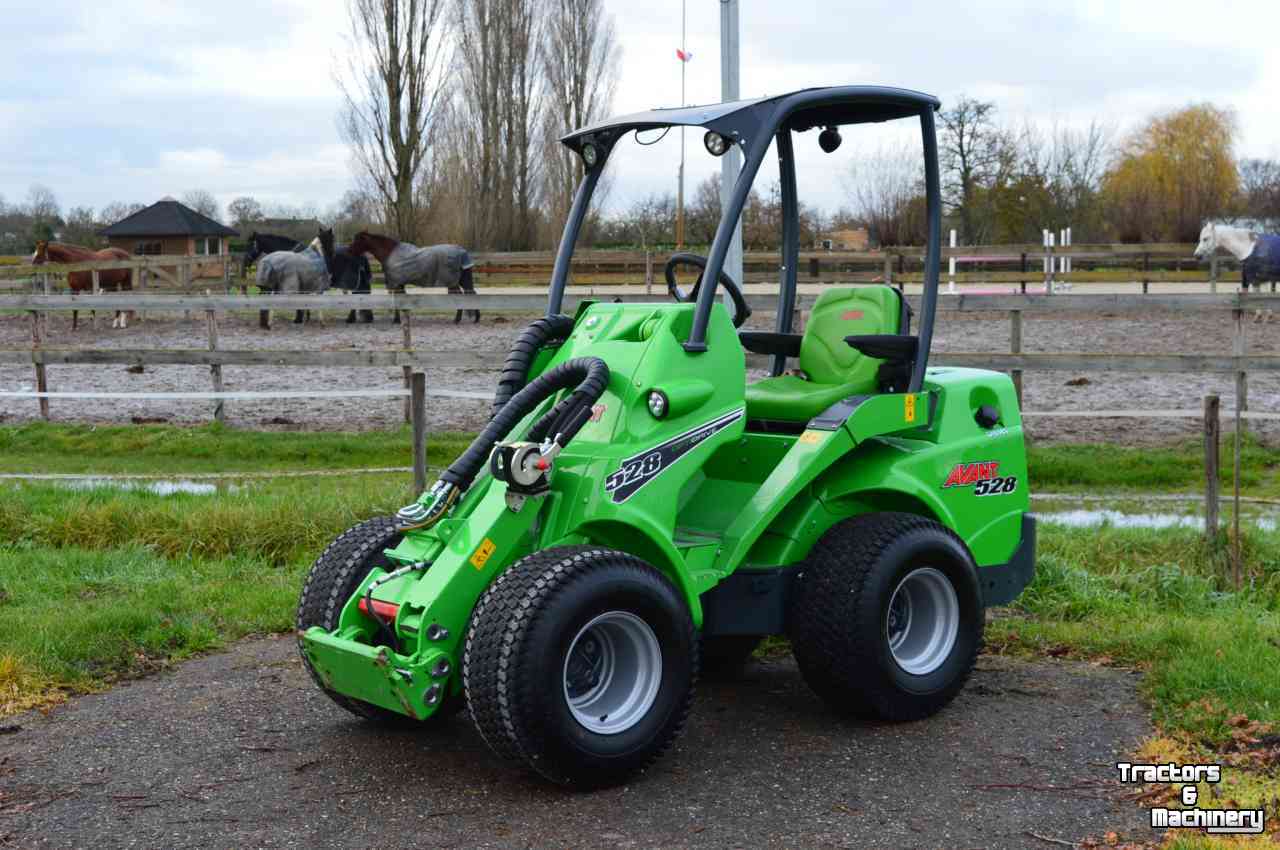 Wheelloader Avant 528 Kniklader/Shovel