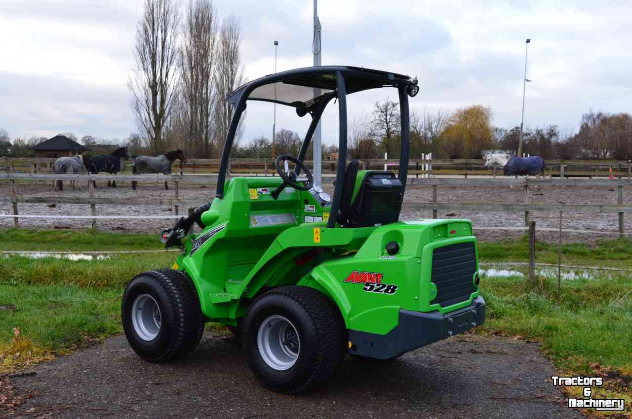 Wheelloader Avant 528 Kniklader/Shovel